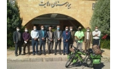 ایران‌گرد دوچرخه سوار وارد دامغان شد/ غرس ۲ نهال به یاد شهدا