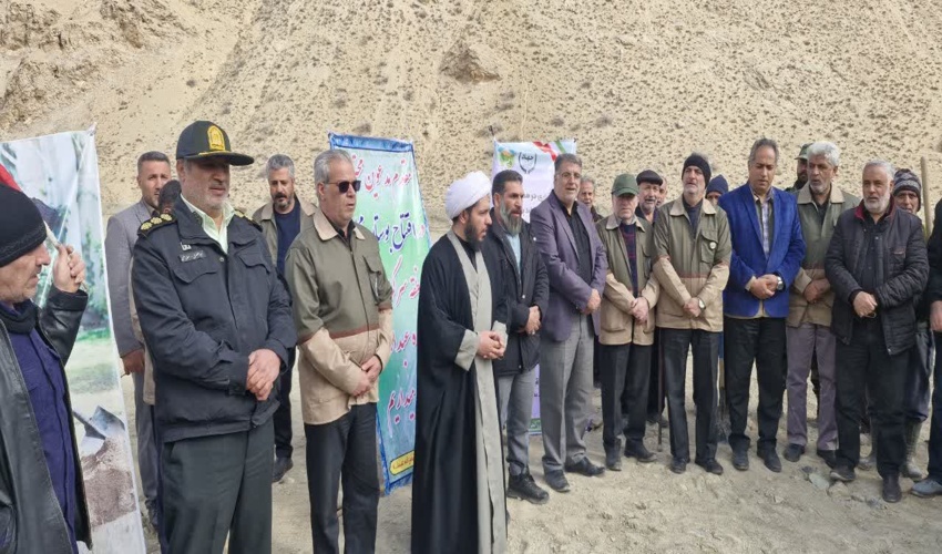 پویش «سرو ایران» با کاشت ۵۲۳ اصله نهال به یاد امام شهیدمان و شهدای والامقام شهرستان سرخه