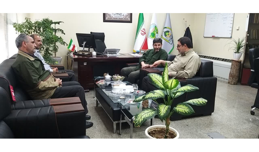 منابع طبیعی را با تاغزارها و بیابان ها شناختم 