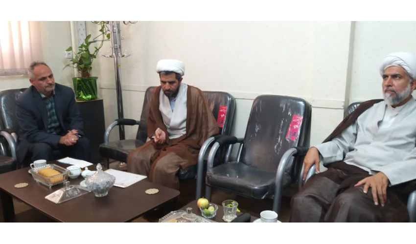 در طرح مردمی کاشت یک میلیارد درخت مردم را دخیل نماییم و مردم حس مشارکت داشته باشند و منابع طبیعی باید مردمی سازی شود