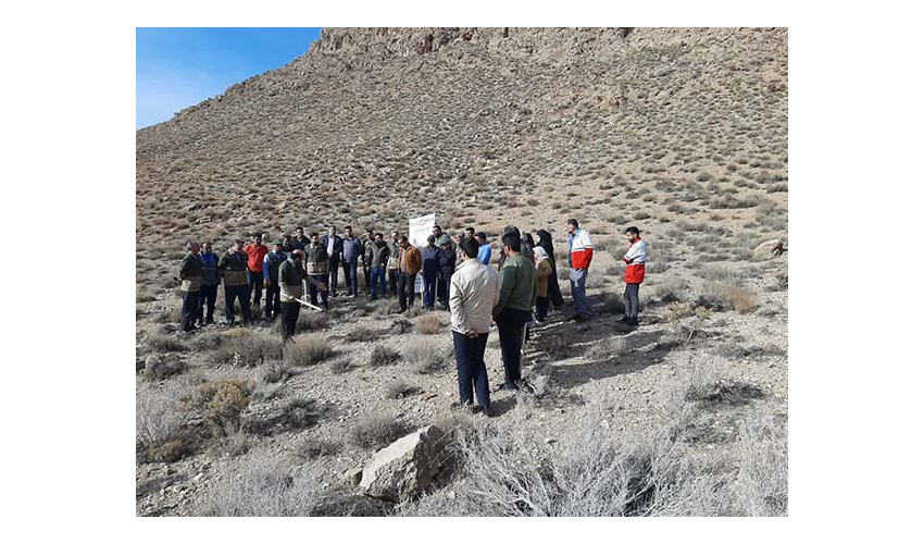 درسطح استان 5هزار هکتارازاراضی مرتعی عملیات بیولوژیک شامل بذرپاشی،کپه کاری به صورت بیومکانیک در پویش کویر سبز انجام خواهد شد.