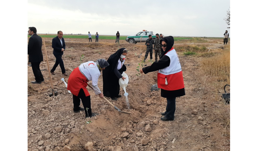 آغاز۲۰۰هکتار از اراضی کشاورزی در  طرح مردمی کاشت یک میلیارددرخت با حضور مردم شهرستان گرمسار