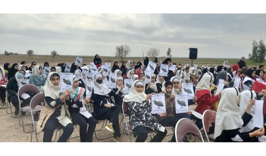 گزارش تصویری/مراسم درختکاری طرح مردمی کاشت یک میلیارد درخت موضوع زراعت چوب در شهرستان گرمسار