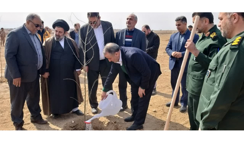 طرح کشوری کاشت یک میلیارد درخت در استان سمنان با مشارکت بسیج سازندگی آغاز شد