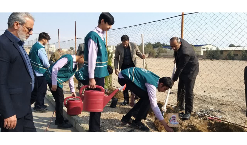 زنگ طبیعت و غرس نهال در هنرستان شهید بهرامی سمنان