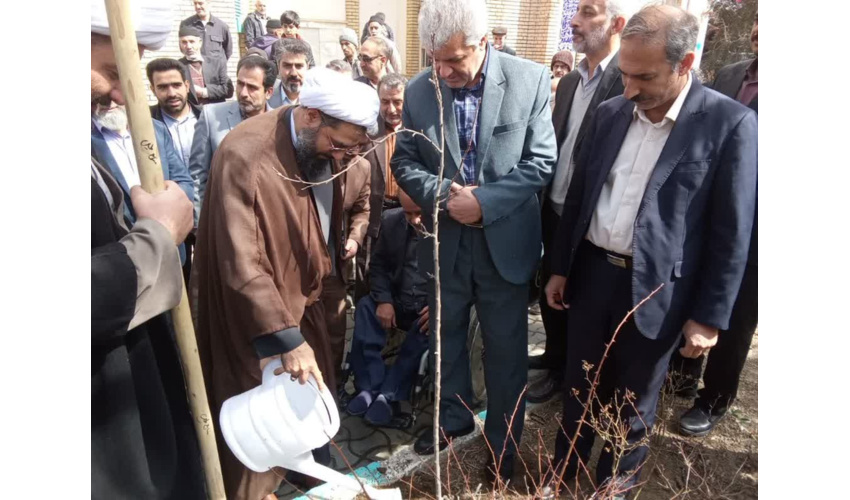 تولید 250 میلیون نهال در سال 1402 ما را به یک میلیارد درخت وعده داده شده نزدیک می کند