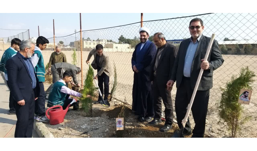 کاشت درخت در آرامگاه شیخ ابوالحسن خرقانی شهرستان شاهرود