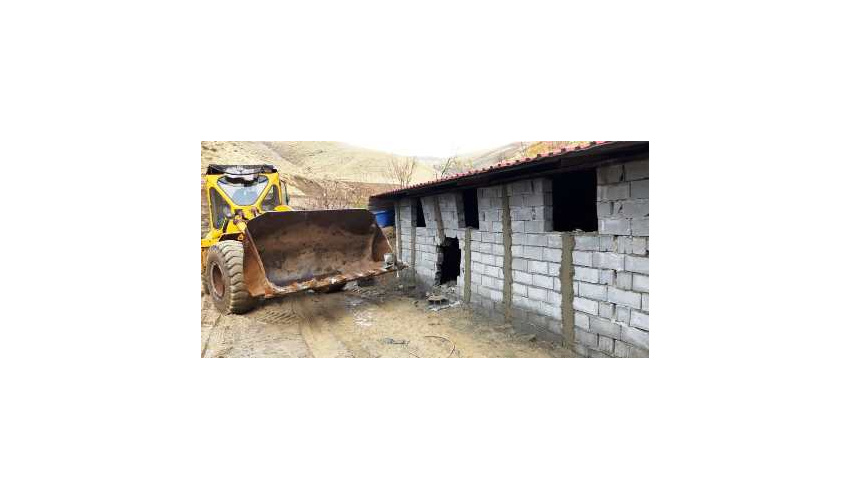 رفع تصرف ۷۷۸ هزار مترمربع از زمین‌های ملی در شهرستان میامی 