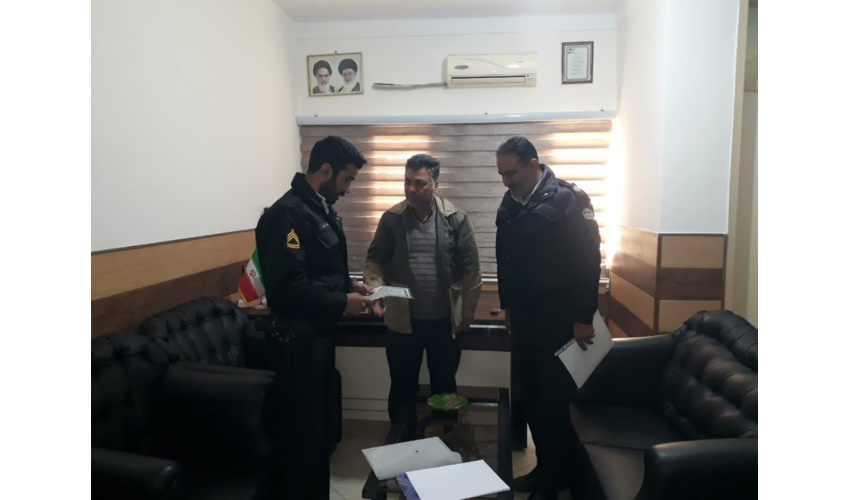 جلسه تعامل با فرماندهی نیروی انتظامی قهاب رستاق و اهدا لوح تقدیر به فرماندهی انتظامی