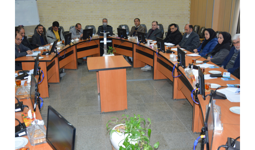 با توجه به شرایط اقلیمی و پایین بودن سرانه فضای سبز استان سمنان اجرای طرح  مردمی کاشت یک میلیارد درخت از اهمیت بسزایی برخوردار است 