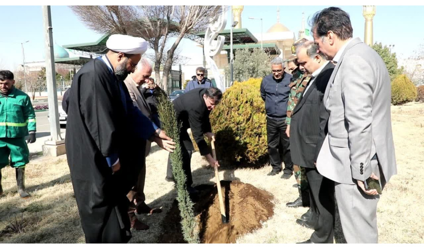 به انگیزه هفته منابع طبیعی و روز درختکاری؛ درختکاری؛ اهداى جان دوباره به زمین مرده