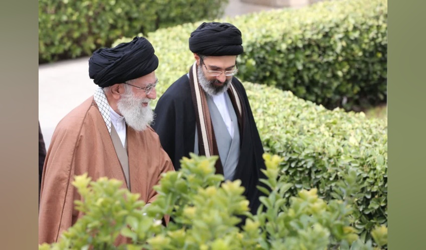 پیام رهبر شهید انقلاب اسلامی ایران : باید در مراحل عملى، با اصرار به دنبال تحقّق اهداف سازنده باشیم. براى ما مسأله محیط زیست یا حفظ منابع طبیعى، مسأله‌اى تجمّلاتى و درجه دو نیست؛ یک مسأله حیاتى است. در تلاش ما براى توسعه کشور، اولویّت باید در این بخش باشد